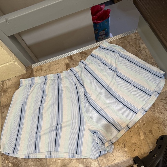 Women’s Pennington’s Brand Blue Striped Elastic Waist Cozy Summer Shorts Size:6X - Picture 9 of 14